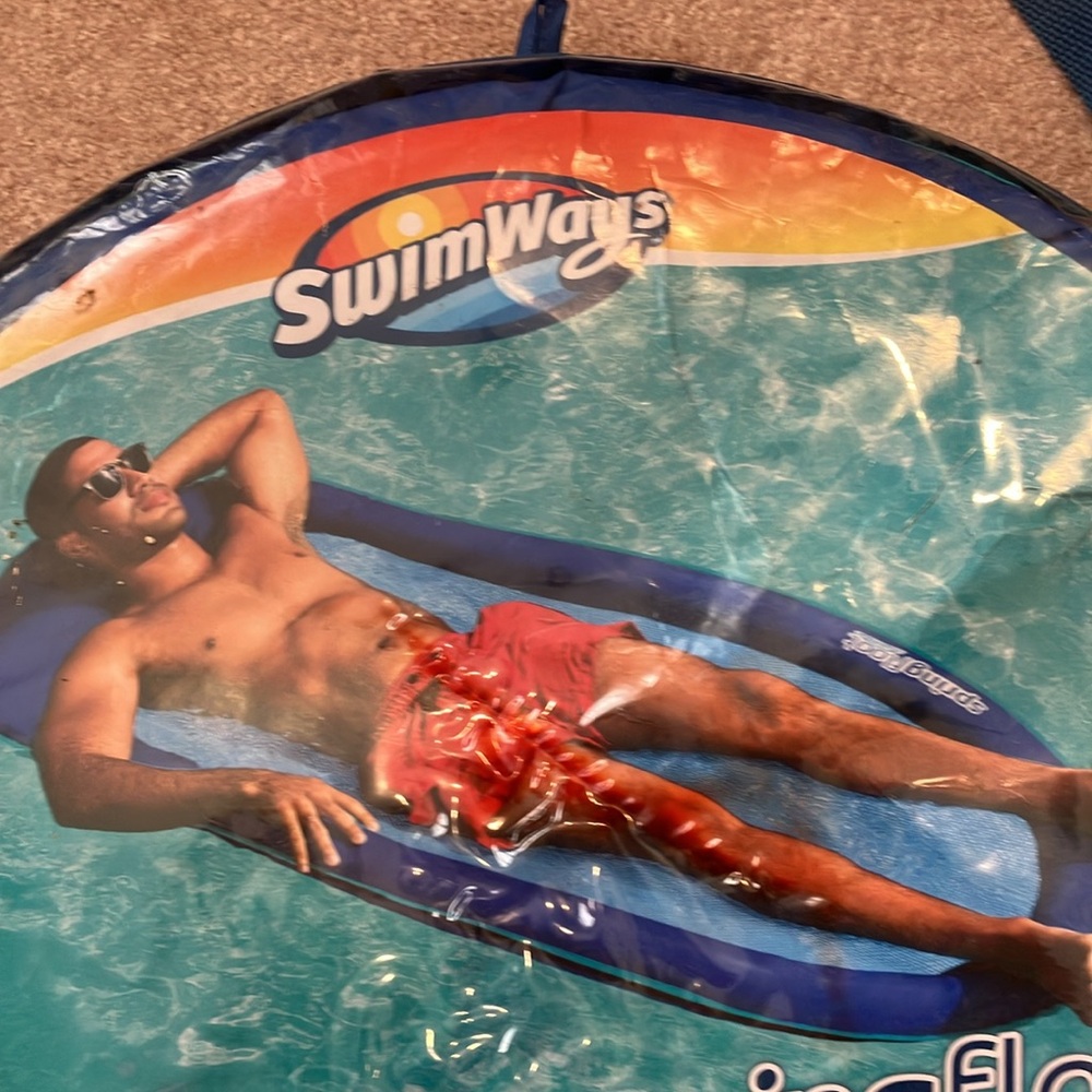 Swim float - Picture 2 of 3